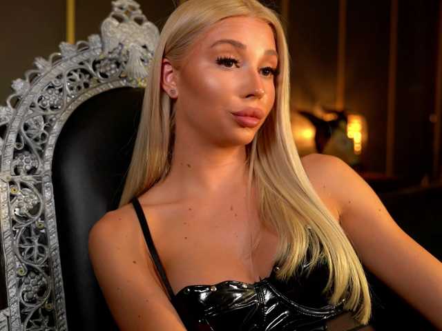 MalloryDimonium live cam on BongaCams