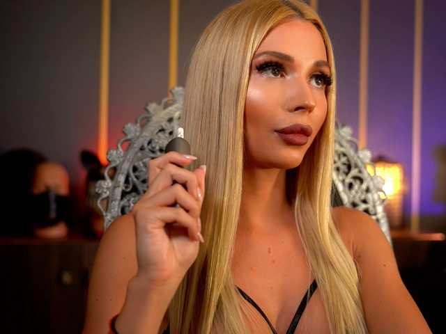 MalloryDimonium live cam on BongaCams