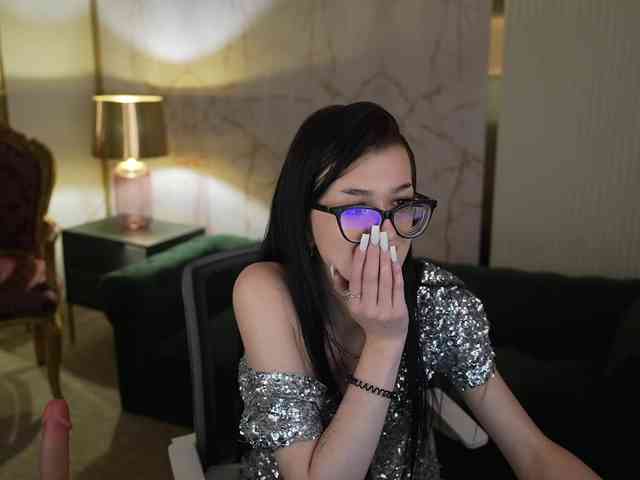 NikolDiamond webcam