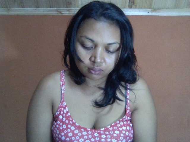 le modèle Majolie1 est en webcam porno dans un show sur le site bongacams, il possède les tags suivants: Ebony,Brunette,Trimmed