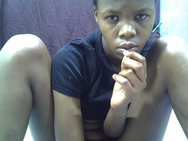 Prettyslender live cam on BongaCams
