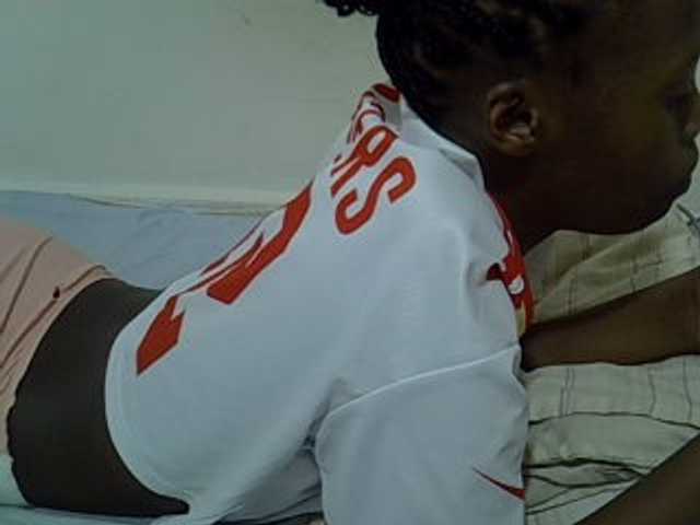 Prettyslender live cam on BongaCams