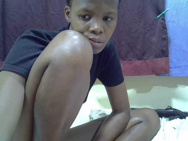 Prettyslender live cam on BongaCams