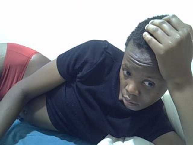 Prettyslender live cam on BongaCams