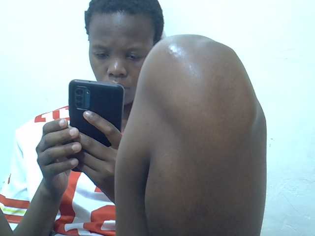 Prettyslender live cam on BongaCams
