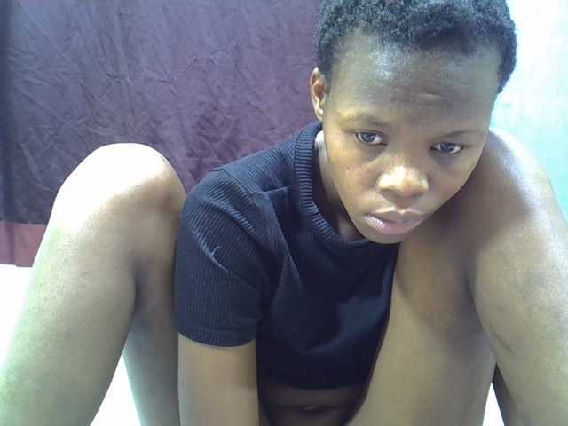 Prettyslender live cam on BongaCams