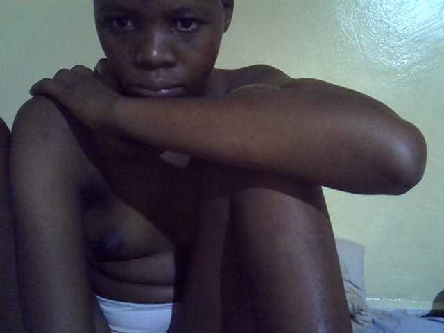 Prettyslender live cam on BongaCams