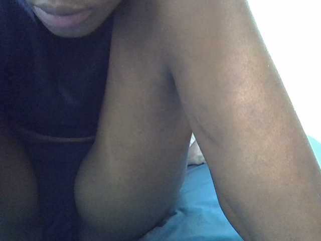 Prettyslender live cam on BongaCams