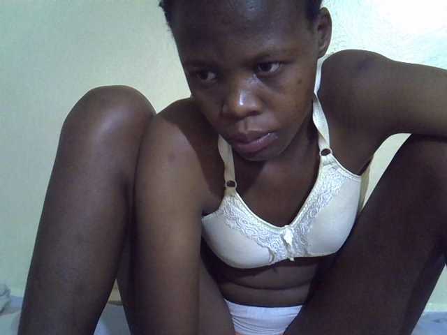 Prettyslender live cam on BongaCams