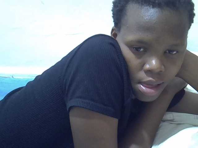 Prettyslender live cam on BongaCams