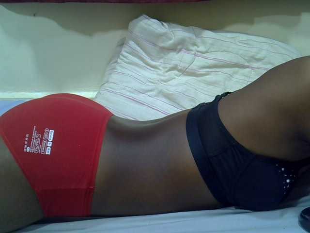 Prettyslender live cam on BongaCams