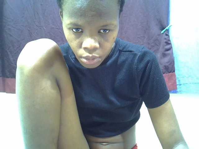 Prettyslender live cam on BongaCams