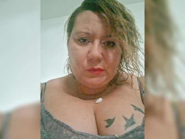 Pupleuselulu live cam on BongaCams