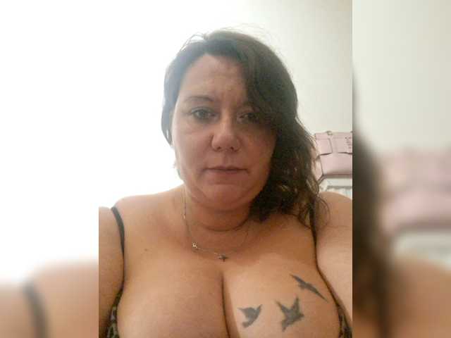Pupleuselulu live cam on BongaCams