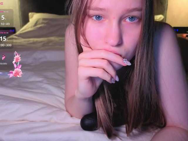 Alllura live cam on BongaCams