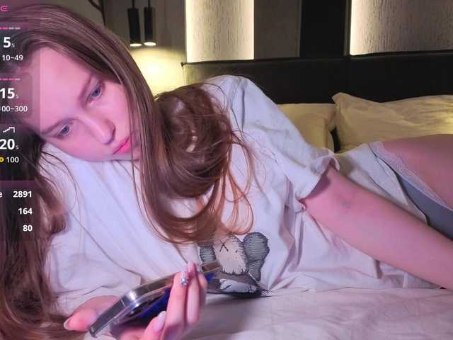 Alllura live cam on BongaCams