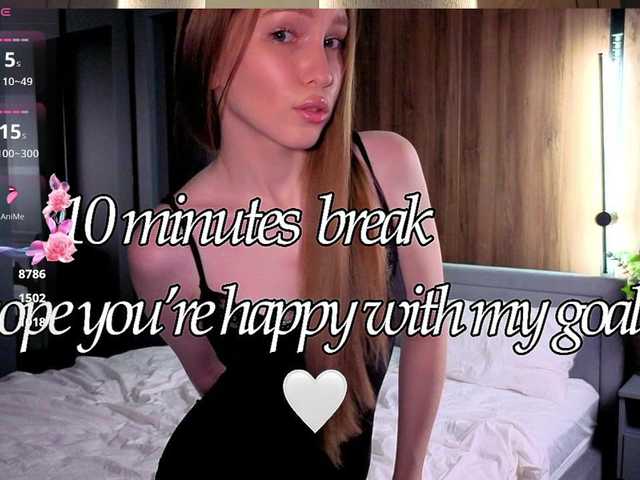 Alllura live cam on BongaCams