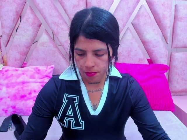 CataleyaLars live cam preview