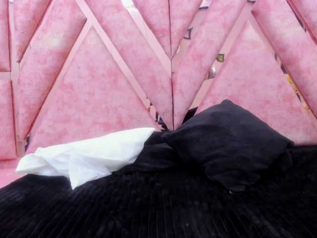CataleyaLars live cam preview