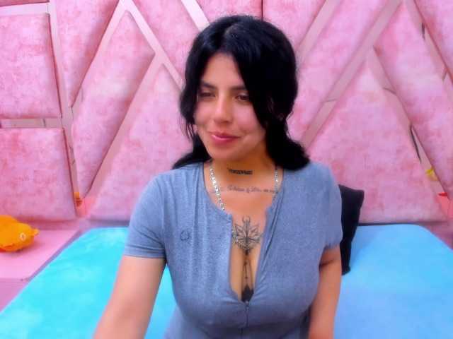 CataleyaLars live cam preview