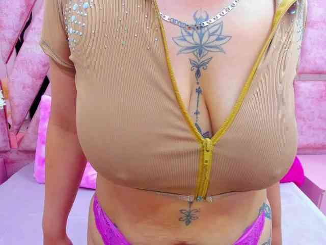 CataleyaLars webcam