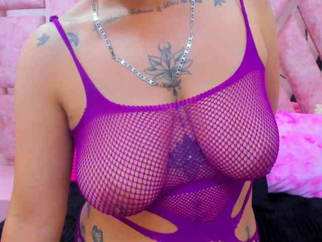 CataleyaLars webcam