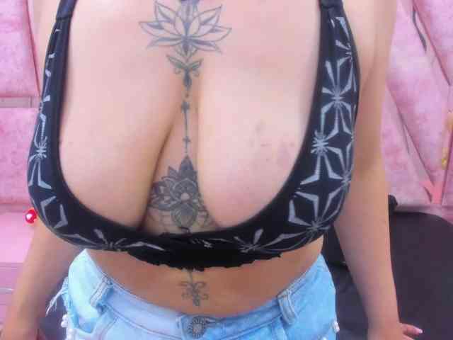 CataleyaLars webcam