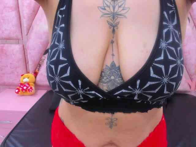 CataleyaLars webcam