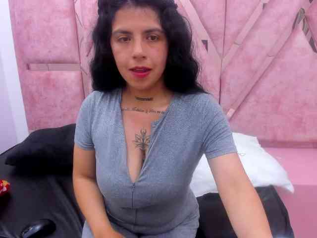 CataleyaLars webcam