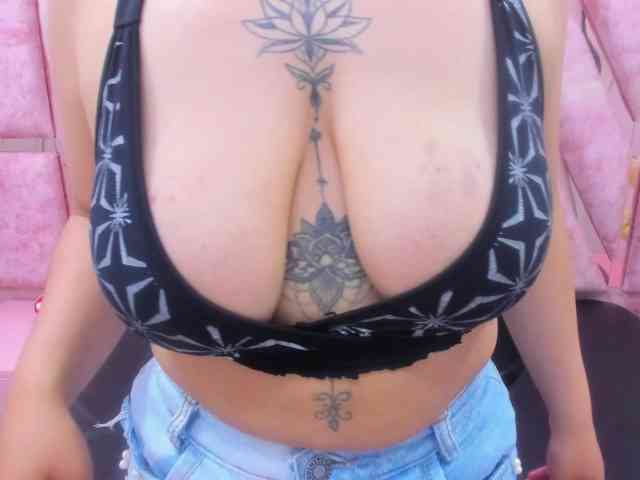 CataleyaLars webcam