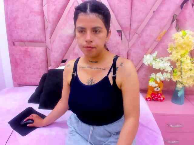 CataleyaLars webcam