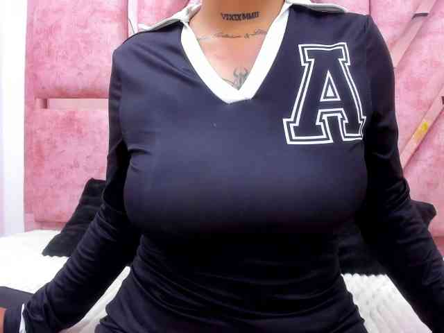 CataleyaLars webcam