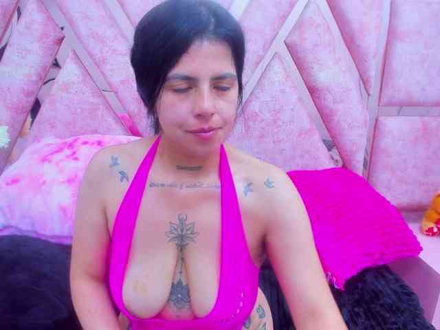 CataleyaLars webcam