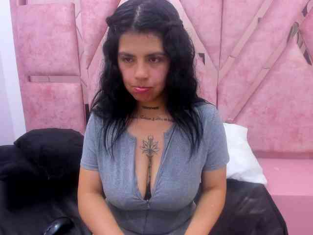 CataleyaLars webcam