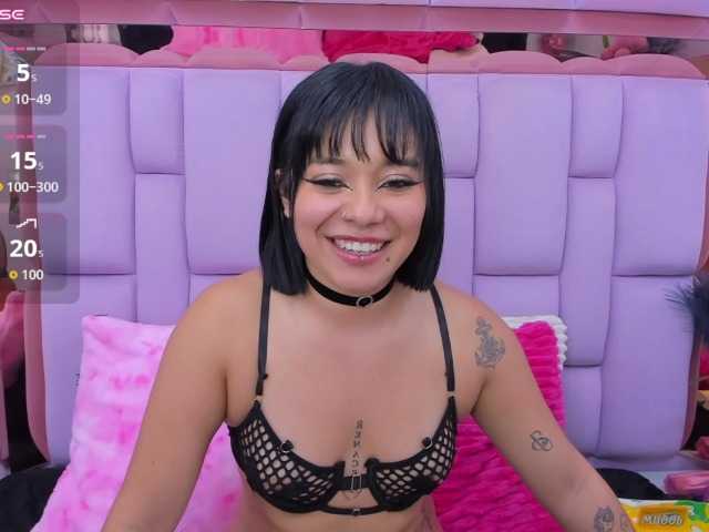 roxanevega live cam on BongaCams