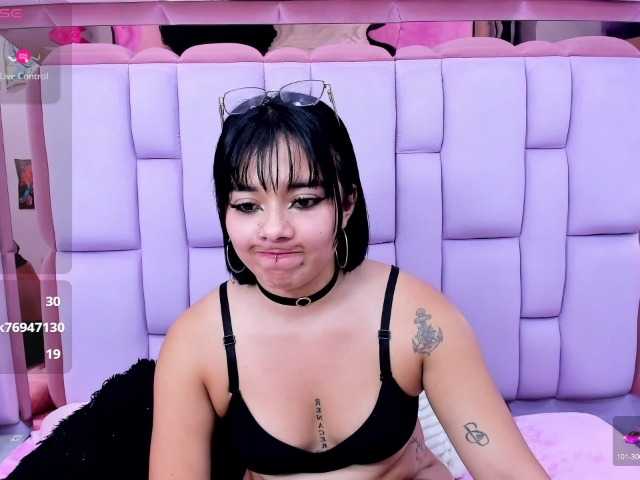 roxanevega live cam on BongaCams