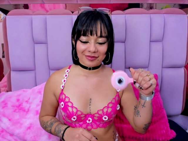 roxanevega live cam on BongaCams