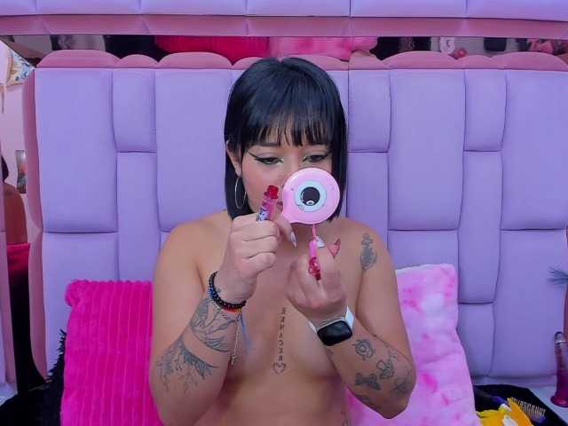 roxanevega live cam on BongaCams
