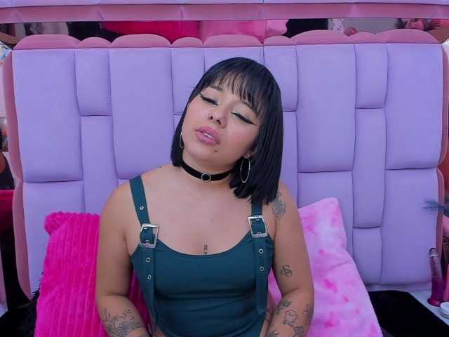 roxanevega live cam on BongaCams