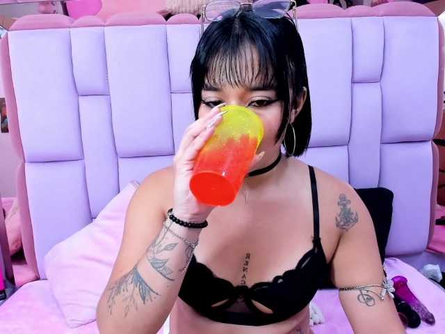 roxanevega live cam on BongaCams