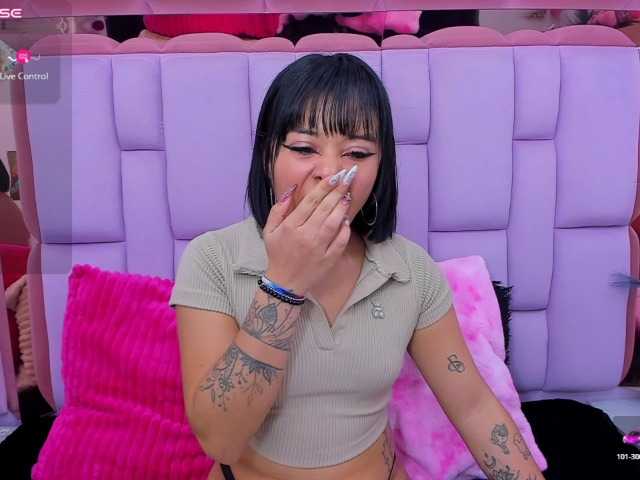 roxanevega live cam on BongaCams