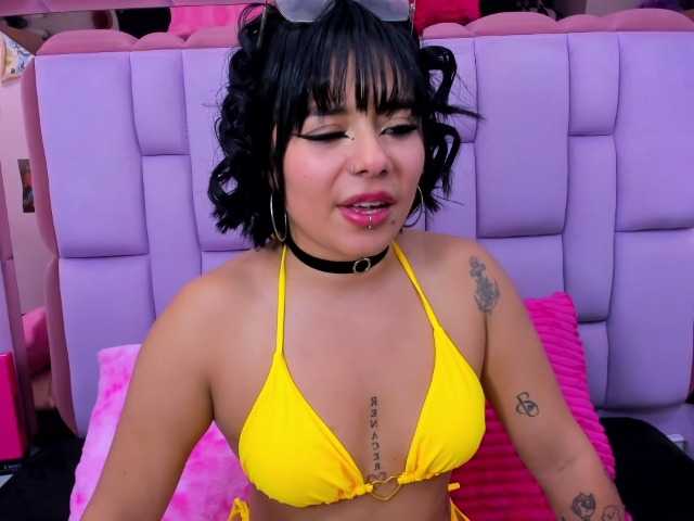 roxanevega live cam on BongaCams