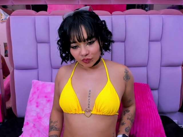 roxanevega live cam on BongaCams
