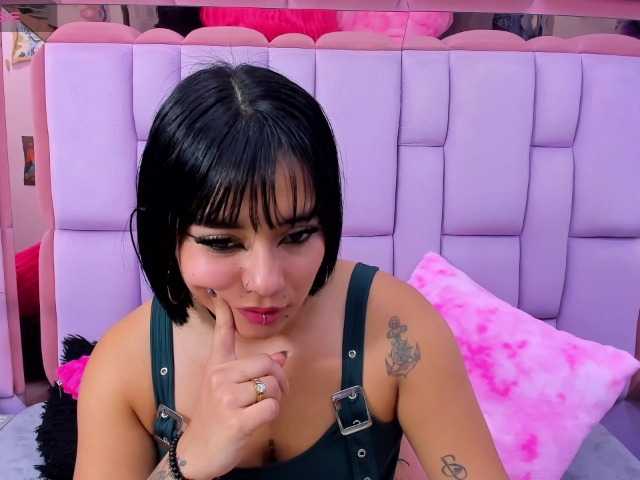 roxanevega live cam on BongaCams