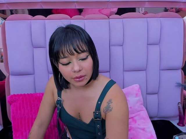 roxanevega live cam on BongaCams