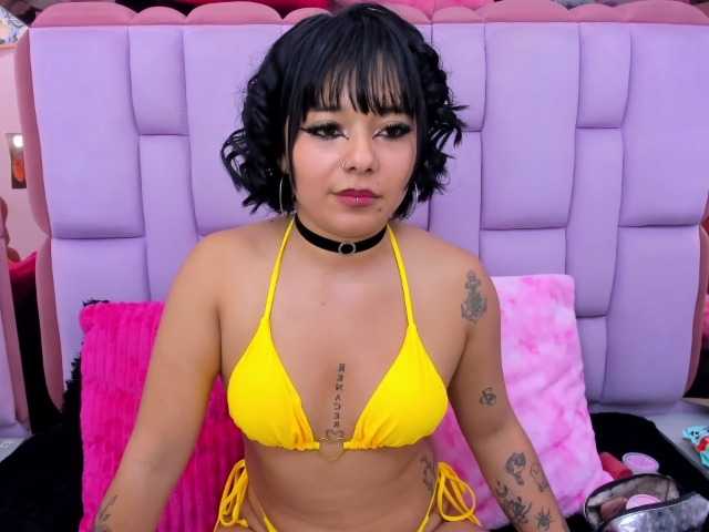 roxanevega live cam on BongaCams