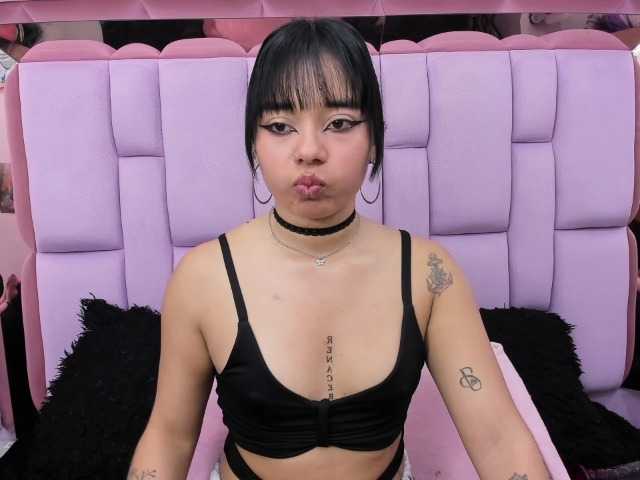 roxanevega live cam on BongaCams