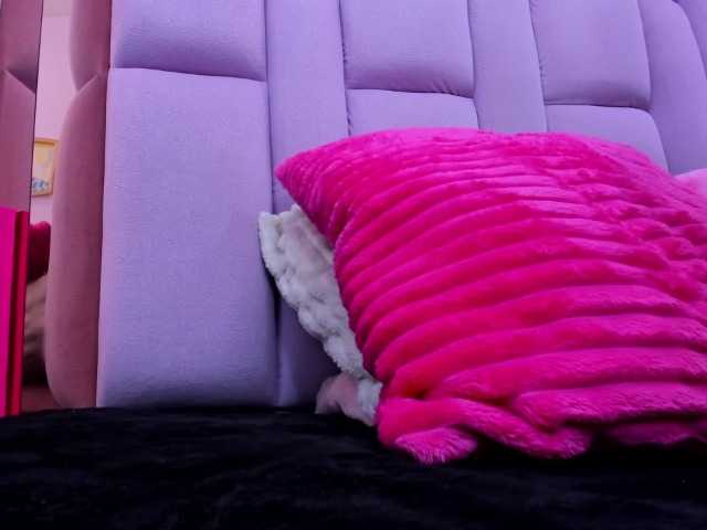 roxanevega live cam preview