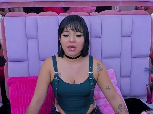 roxanevega live cam on BongaCams