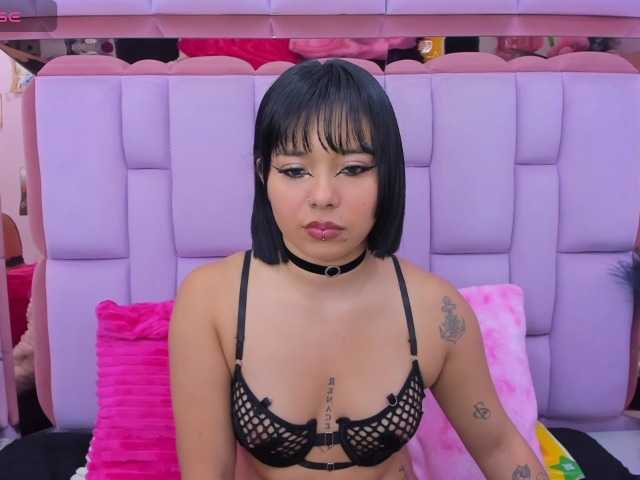 roxanevega live cam on BongaCams